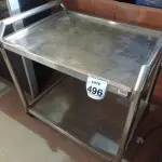 LOTE 496 - 01 CARRINHO EM INOX. (NO ESTADO) ATENÇÃO! FAZER A VISITAÇÃO ANTES DE ARREMATAR, NÃO SABEMOS SE FUNCIONA. LEILÃO NÃO TEM GARANTIA E NEM DEVOLUÇÃO, SUJEITO A POSSÍVEIS AVARIAS VISÍVEIS/OCULTAS E/OU AUSÊNCIA DE COMPONENTES.