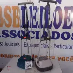 LOTE 326 - 02 ENCERADEIRAS ANTIGAS MARCA ELECTROLUX. (NO ESTADO) ATENÇÃO! FAZER A VISITAÇÃO ANTES DE ARREMATAR, NÃO SABEMOS SE FUNCIONA. LEILÃO NÃO TEM GARANTIA E NEM DEVOLUÇÃO, SUJEITO A POSSÍVEIS AVARIAS VISÍVEIS/OCULTAS E/OU AUSÊNCIA DE COMPONENTES.