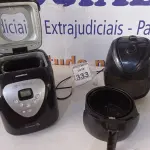 LOTE 333 - 01 MÁQUINA DE FAZER PÃO E 01 AIR FRYER MARCAS E MODELOS DIVERSOS. (NO ESTADO) ATENÇÃO! FAZER A VISITAÇÃO ANTES DE ARREMATAR, NÃO SABEMOS SE FUNCIONA. LEILÃO NÃO TEM GARANTIA E NEM DEVOLUÇÃO, SUJEITO A POSSÍVEIS AVARIAS VISÍVEIS/OCULTAS E/OU AUSÊNCIA DE COMPONENTES.