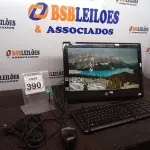 LOTE 390 - 01 ALL IN ONE MARCA HP C/TECLADO E MOUSE. (NO ESTADO) ATENÇÃO! FAZER A VISITAÇÃO ANTES DE ARREMATAR, NÃO SABEMOS SE FUNCIONA. LEILÃO NÃO TEM GARANTIA E NEM DEVOLUÇÃO, SUJEITO A POSSÍVEIS AVARIAS VISÍVEIS/OCULTAS E/OU AUSÊNCIA DE COMPONENTES.
