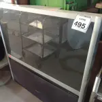 LOTE 495 - 01 TV DE TUBO ANTIGA MARCA TOSHIBA. (NO ESTADO) ATENÇÃO! FAZER A VISITAÇÃO ANTES DE ARREMATAR, NÃO SABEMOS SE FUNCIONA. LEILÃO NÃO TEM GARANTIA E NEM DEVOLUÇÃO, SUJEITO A POSSÍVEIS AVARIAS VISÍVEIS/OCULTAS E/OU AUSÊNCIA DE COMPONENTES.
