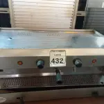 LOTE 432 - 01 MÁQUINA DE CAFÉ EXPRESSO EM INOX INDUSTRIAL. (NO ESTADO) ATENÇÃO! FAZER A VISITAÇÃO ANTES DE ARREMATAR, NÃO SABEMOS SE FUNCIONA. LEILÃO NÃO TEM GARANTIA E NEM DEVOLUÇÃO, SUJEITO A POSSÍVEIS AVARIAS VISÍVEIS/OCULTAS E/OU AUSÊNCIA DE COMPONENTES.