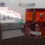 LOTE 340 - 01 LATA DE TINTA COR BRILHANTE PLATINA MARCA SUVINIL 3,6L P/MADEIRAS E METAIS. (NO ESTADO) ATENÇÃO! FAZER A VISITAÇÃO ANTES DE ARREMATAR, NÃO SABEMOS SE FUNCIONA. LEILÃO NÃO TEM GARANTIA E NEM DEVOLUÇÃO, SUJEITO A POSSÍVEIS AVARIAS VISÍVEIS/OCULTAS E/OU AUSÊNCIA DE COMPONENTES.