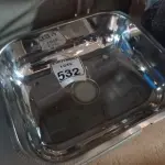 LOTE 532 - 01 CUBA EM AÇO INOX 400X340X140MM(NOVO). (NO ESTADO) ATENÇÃO! FAZER A VISITAÇÃO ANTES DE ARREMATAR, NÃO SABEMOS SE FUNCIONA. LEILÃO NÃO TEM GARANTIA E NEM DEVOLUÇÃO, SUJEITO A POSSÍVEIS AVARIAS VISÍVEIS/OCULTAS E/OU AUSÊNCIA DE COMPONENTES.