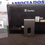 LOTE 434 - 01 ALL IN ONE MARCA ITAUTEC. (NO ESTADO) ATENÇÃO! FAZER A VISITAÇÃO ANTES DE ARREMATAR, NÃO SABEMOS SE FUNCIONA. LEILÃO NÃO TEM GARANTIA E NEM DEVOLUÇÃO, SUJEITO A POSSÍVEIS AVARIAS VISÍVEIS/OCULTAS E/OU AUSÊNCIA DE COMPONENTES.