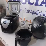 LOTE 333 - 01 MÁQUINA DE FAZER PÃO E 01 AIR FRYER MARCAS E MODELOS DIVERSOS. (NO ESTADO) ATENÇÃO! FAZER A VISITAÇÃO ANTES DE ARREMATAR, NÃO SABEMOS SE FUNCIONA. LEILÃO NÃO TEM GARANTIA E NEM DEVOLUÇÃO, SUJEITO A POSSÍVEIS AVARIAS VISÍVEIS/OCULTAS E/OU AUSÊNCIA DE COMPONENTES.