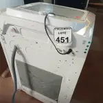 LOTE 451 - 01 MÁQUINA DE LAVAR MARCA ELECTROLUX 15KG. (NO ESTADO) ATENÇÃO! FAZER A VISITAÇÃO ANTES DE ARREMATAR, NÃO SABEMOS SE FUNCIONA. LEILÃO NÃO TEM GARANTIA E NEM DEVOLUÇÃO, SUJEITO A POSSÍVEIS AVARIAS VISÍVEIS/OCULTAS E/OU AUSÊNCIA DE COMPONENTES.