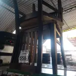 LOTE 558 - 02 CADEIRAS EM MADEIRA C/ASSENTO ESTOFADO. (NO ESTADO) ATENÇÃO! FAZER A VISITAÇÃO ANTES DE ARREMATAR, NÃO SABEMOS SE FUNCIONA. LEILÃO NÃO TEM GARANTIA E NEM DEVOLUÇÃO, SUJEITO A POSSÍVEIS AVARIAS VISÍVEIS/OCULTAS E/OU AUSÊNCIA DE COMPONENTES.
