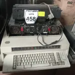 LOTE 458 - 01 AMPLIFICADOR PA-200 MARCA STANER E 03 MÁQUINAS DE ESCREVER ELÉTRICAS MARCAS E MODELOS DIVERSOS. (NO ESTADO) ATENÇÃO! FAZER A VISITAÇÃO ANTES DE ARREMATAR, NÃO SABEMOS SE FUNCIONA. LEILÃO NÃO TEM GARANTIA E NEM DEVOLUÇÃO, SUJEITO A POSSÍVEIS AVARIAS VISÍVEIS/OCULTAS E/OU AUSÊNCIA DE COMPONENTES.