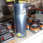 LOTE 174 - 01 LIXEIRA EM INOX TAMANHO M MARCA PURIMAX (NO ESTADO, NÃO SABEMOS SE FUNCIONA. LEILÃO NÃO TEM GARANTIA E NEM DEVOLUÇÃO, SUJEITO A POSSÍVEIS AVARIAS VISÍVEIS/OCULTAS E/OU AUSÊNCIA DE COMPONENTES)