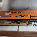 LOTE 001 - 01 - MOTOSERRA BATERIA MINI ELÉTRICA 25V NAKASAKI (NO ESTADO, NÃO SABEMOS SE FUNCIONA. LEILÃO NÃO TEM GARANTIA E NEM DEVOLUÇÃO, SUJEITO A POSSÍVEIS AVARIAS VISÍVEIS/OCULTAS E/OU AUSÊNCIA DE COMPONENTES)
