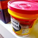 LOTE 025 - 01 BALDE DE ADITIVO IMPERMEABILIZANTE P/ARGAMASSA MARCA QUARTZOLIT 18L (NO ESTADO, NÃO SABEMOS SE FUNCIONA. LEILÃO NÃO TEM GARANTIA E NEM DEVOLUÇÃO, SUJEITO A POSSÍVEIS AVARIAS VISÍVEIS/OCULTAS E/OU AUSÊNCIA DE COMPONENTES)