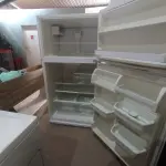 LOTE 005 - 01 REFRIGERADOR MARCA WHIRLPOOL 127V (REFRIGERATOR). (NO ESTADO EM QUE SE ENCONTRA. SUJEITO A AVARIAS OCULTAS/VISÍVEIS.) BF8607E