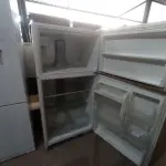 LOTE 025 - 01 REFRIGERADOR MARCA WHIRLPOOL 127V (REFRIGERATOR) (NO ESTADO EM QUE SE ENCONTRA. SUJEITO A AVARIAS OCULTAS/VISÍVEIS.) AV9546V