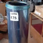 LOTE 175 - 01 LIXEIRA EM INOX TAMANHO G MARCA PURIMAX (NO ESTADO, NÃO SABEMOS SE FUNCIONA. LEILÃO NÃO TEM GARANTIA E NEM DEVOLUÇÃO, SUJEITO A POSSÍVEIS AVARIAS VISÍVEIS/OCULTAS E/OU AUSÊNCIA DE COMPONENTES)