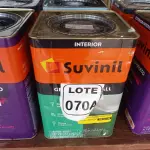 LOTE 070 - 01 LATA DE TINTA COR BRANCO 18L ACRÍLICO MARCA SUVINIL (NO ESTADO, NÃO SABEMOS SE FUNCIONA. LEILÃO NÃO TEM GARANTIA E NEM DEVOLUÇÃO, SUJEITO A POSSÍVEIS AVARIAS VISÍVEIS/OCULTAS E/OU AUSÊNCIA DE COMPONENTES)