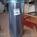 LOTE 175 - 01 LIXEIRA EM INOX TAMANHO G MARCA PURIMAX (NO ESTADO, NÃO SABEMOS SE FUNCIONA. LEILÃO NÃO TEM GARANTIA E NEM DEVOLUÇÃO, SUJEITO A POSSÍVEIS AVARIAS VISÍVEIS/OCULTAS E/OU AUSÊNCIA DE COMPONENTES)