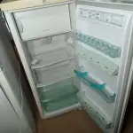 LOTE 045 - 01 REFRIGERADOR MARCA BRASTEMP 127 (REFRIGERATOR). (NO ESTADO EM QUE SE ENCONTRA. SUJEITO A AVARIAS OCULTAS/VISÍVEIS.) AV9911N