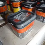 LOTE 115 - 01 BALDE DE MASSA CIMENTO QUEIMADO INTERIOR/EXTERIOR MARCA SUVINIL 5,0KG (NO ESTADO, NÃO SABEMOS SE FUNCIONA. LEILÃO NÃO TEM GARANTIA E NEM DEVOLUÇÃO, SUJEITO A POSSÍVEIS AVARIAS VISÍVEIS/OCULTAS E/OU AUSÊNCIA DE COMPONENTES)