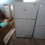 LOTE 005 - 01 REFRIGERADOR MARCA WHIRLPOOL 127V (REFRIGERATOR). (NO ESTADO EM QUE SE ENCONTRA. SUJEITO A AVARIAS OCULTAS/VISÍVEIS.) BF8607E