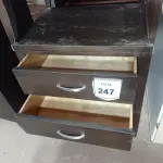 LOTE 247 - 01 GAVETEIRO (DRAWER). (NO ESTADO EM QUE SE ENCONTRA. SUJEITO A AVARIAS OCULTAS/VISÍVEIS.) AV2122L