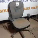 LOTE 193 - 01 CADEIRA DE ESCRITÓRIO VELHA (OLD OFFICE CHAIR). (NO ESTADO EM QUE SE ENCONTRA. SUJEITO A AVARIAS OCULTAS/VISÍVEIS.)