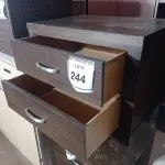 LOTE 244 - 01 GAVETEIRO (DRAWER). (NO ESTADO EM QUE SE ENCONTRA. SUJEITO A AVARIAS OCULTAS/VISÍVEIS.) AV2122N
