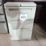LOTE 277 - 01 GAVETEIRO (DRAWER). (NO ESTADO EM QUE SE ENCONTRA. SUJEITO A AVARIAS OCULTAS/VISÍVEIS.)