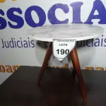 LOTE 190 - 01 MESINHA DE CANTO REDONDA ESTILO MÁRMORE (ROUND MARBLE CORNER TABLE). (NO ESTADO EM QUE SE ENCONTRA. SUJEITO A AVARIAS OCULTAS/VISÍVEIS.)