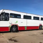 LOTE 008 - ITEM 8 : MOTORHOME MERCEDES BENZ, MODELO ALFA 12.000E, ANO 1999/2000, VERSÃO MOTORCASA, ,MOTOR MB 1621 INTERCULADO TURBINADO 211CV,SUSPENSÃO A AR, COMPRIMENTO MAX.12.60MTS, LARGURA MAX2.90MTS, ALTURA MAX3.10MTS, TARA 9.650KG, CAPACIDADE DE GARGA 8.350KG,OBS: DOCUMENTADO MOTORCASA 27PASSAGEIROS DE FABRICA., BAIXA QUILOMETRAGEM FOI ADQUIRIDO DO GOVERNO DO DISTRITO FEDERAL, (OBS: DOCUMENTAÇÃO EM MEU NOME MOTOR CASA, (NO ESTADO) (AGENDAR VISITAÇÃO NO DF.)
