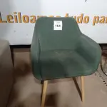 LOTE 164 - 01 CADEIRA VERDE (GREEN CHAIR). (NO ESTADO EM QUE SE ENCONTRA. SUJEITO A AVARIAS OCULTAS/VISÍVEIS.)