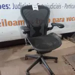 LOTE 207 - 01 CADEIRA HERMAN MILLER (HERMAN MILLER CHAIR). (NO ESTADO EM QUE SE ENCONTRA. SUJEITO A AVARIAS OCULTAS/VISÍVEIS.)