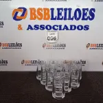 LOTE 066 - 10 CANECAS DE VIDRO. (NO ESTADO) ATENÇÃO! FAZER A VISITAÇÃO ANTES DE ARREMATAR, NÃO SABEMOS SE FUNCIONA. LEILÃO NÃO TEM GARANTIA E NEM DEVOLUÇÃO, SUJEITO A POSSÍVEIS AVARIAS VISÍVEIS/OCULTAS E/OU AUSÊNCIA DE COMPONENTES.