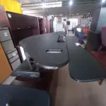 LOTE 287 - 01 CONVERSOR DE MESA AJUSTÁVEL (VARIDESK). (NO ESTADO EM QUE SE ENCONTRA. SUJEITO A AVARIAS OCULTAS/VISÍVEIS.)