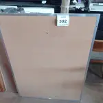 LOTE 302 - 01 QUADRO DE CORTIÇA (CORK BOARD) (NO ESTADO EM QUE SE ENCONTRA. SUJEITO A AVARIAS OCULTAS/VISÍVEIS.)