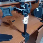 LOTE 202 - 01 SUPORTE PARA MONITOR (MONITOR STAND). (NO ESTADO EM QUE SE ENCONTRA. SUJEITO A AVARIAS OCULTAS/VISÍVEIS.)