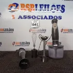 LOTE 041 - 02 MIXER’S SENDO 01 C/ENCAIXE DE ACOPLAMENTO MARCAS E MODELOS DIVERSOS.  (NO ESTADO) ATENÇÃO! FAZER A VISITAÇÃO ANTES DE ARREMATAR, NÃO SABEMOS SE FUNCIONA. LEILÃO NÃO TEM GARANTIA E NEM DEVOLUÇÃO, SUJEITO A POSSÍVEIS AVARIAS VISÍVEIS/OCULTAS E/OU AUSÊNCIA DE COMPONENTES.