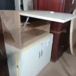 LOTE 241 - 01 ARMÁRIO SUSPENSO (HANGING CABINET). (NO ESTADO EM QUE SE ENCONTRA. SUJEITO A AVARIAS OCULTAS/VISÍVEIS.)