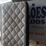LOTE 231 - 01 COLCHÃO SOLTEIRO C/ BASE (SINGLE MATTRESS). (NO ESTADO EM QUE SE ENCONTRA. SUJEITO A AVARIAS OCULTAS/VISÍVEIS.) BH1442J 