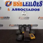LOTE 043 - 12 BATERIAS P/PARAFUSADEIRA MARCAS E MODELOS DIVERSOS. (NO ESTADO) ATENÇÃO! FAZER A VISITAÇÃO ANTES DE ARREMATAR, NÃO SABEMOS SE FUNCIONA. LEILÃO NÃO TEM GARANTIA E NEM DEVOLUÇÃO, SUJEITO A POSSÍVEIS AVARIAS VISÍVEIS/OCULTAS E/OU AUSÊNCIA DE COMPONENTES.