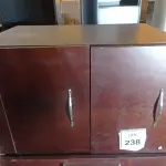 LOTE 238 - 01 GAVETEIRO (DRAWER). (NO ESTADO EM QUE SE ENCONTRA. SUJEITO A AVARIAS OCULTAS/VISÍVEIS.)