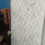 LOTE 288 - 01 COLCHÃO SOLTEIRO (MATTRESS, TWIN). (NO ESTADO EM QUE SE ENCONTRA. SUJEITO A AVARIAS OCULTAS/VISÍVEIS.) AV9377D