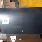 LOTE 256 - 01 ARMÁRIO SUSPENSO (HANGING CABINET). (NO ESTADO EM QUE SE ENCONTRA. SUJEITO A AVARIAS OCULTAS/VISÍVEIS.)