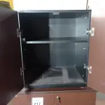 LOTE 216 - 01 ARMÁRIO BAIXO EM MADEIRA C/ 02 PORTAS (LOW CABINET). (NO ESTADO EM QUE SE ENCONTRA. SUJEITO A AVARIAS OCULTAS/VISÍVEIS.)