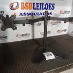 LOTE 200 - 01 SUPORTE PARA MONITOR (MONITOR STAND). (NO ESTADO EM QUE SE ENCONTRA. SUJEITO A AVARIAS OCULTAS/VISÍVEIS.)