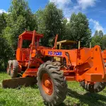 LOTE 003 - ITEM 3 - MOTONIVELADORA FG70 LARANJA, ANO 1990, MOTOR MERCEDES, ELÉTRICA NOVA, TRANSMISSÃO NOVA, TANDEM REVISADO, OPERACIONAL, VALOR MERCADO, 115 MIL A 140 MIL, (NO ESTADO) (VISITAÇÃO ABADIÂNIA–GOIÁS) (CONTATO: 62-999250338) 