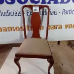 LOTE 301 - 01 CADEIRA DE JANTAR (DINING CHAIR). (NO ESTADO EM QUE SE ENCONTRA. SUJEITO A AVARIAS OCULTAS/VISÍVEIS.)  AV9649H