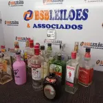 LOTE 083 - 01 LOTE C/DIVERSAS GARRAFAS DECORATIVAS MARCAS E MODELOS DIVERSOS. (NO ESTADO) ATENÇÃO! FAZER A VISITAÇÃO ANTES DE ARREMATAR, NÃO SABEMOS SE FUNCIONA. LEILÃO NÃO TEM GARANTIA E NEM DEVOLUÇÃO, SUJEITO A POSSÍVEIS AVARIAS VISÍVEIS/OCULTAS E/OU AUSÊNCIA DE COMPONENTES.