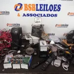 LOTE 251 - 01 CAIXA C/ GRANDE QUANTIDADE DE CABOS E FONTE ATX P/RETIRADA DE PEÇAS. (NO ESTADO) ATENÇÃO! FAZER A VISITAÇÃO ANTES DE ARREMATAR, NÃO SABEMOS SE FUNCIONA. LEILÃO NÃO TEM GARANTIA E NEM DEVOLUÇÃO, SUJEITO A POSSÍVEIS AVARIAS VISÍVEIS/OCULTAS E/OU AUSÊNCIA DE COMPONENTES.