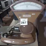 LOTE 287 - 01 BALANÇA ANTIGA CAPACIDADE MÁXIMA ATÉ 15KG MARCA FILIZOLA S/PRATO. (NO ESTADO) ATENÇÃO! FAZER A VISITAÇÃO ANTES DE ARREMATAR, NÃO SABEMOS SE FUNCIONA. LEILÃO NÃO TEM GARANTIA E NEM DEVOLUÇÃO, SUJEITO A POSSÍVEIS AVARIAS VISÍVEIS/OCULTAS E/OU AUSÊNCIA DE COMPONENTES.